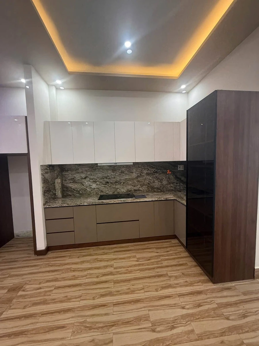 Bán nhà 3 tầng mặt tiền Nguyễn Du Tuy Hoà 80m2 - Ảnh thu nhỏ 4