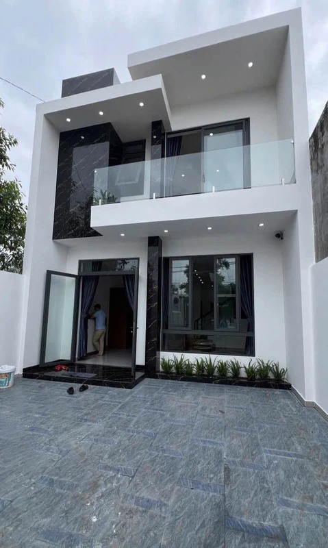 Bán nhà 1 trệt 1 lửng 6x19m full nội thất, hẻm nhựa Ywang, Buôn Ma Thuột, giá 3,25 tỷ