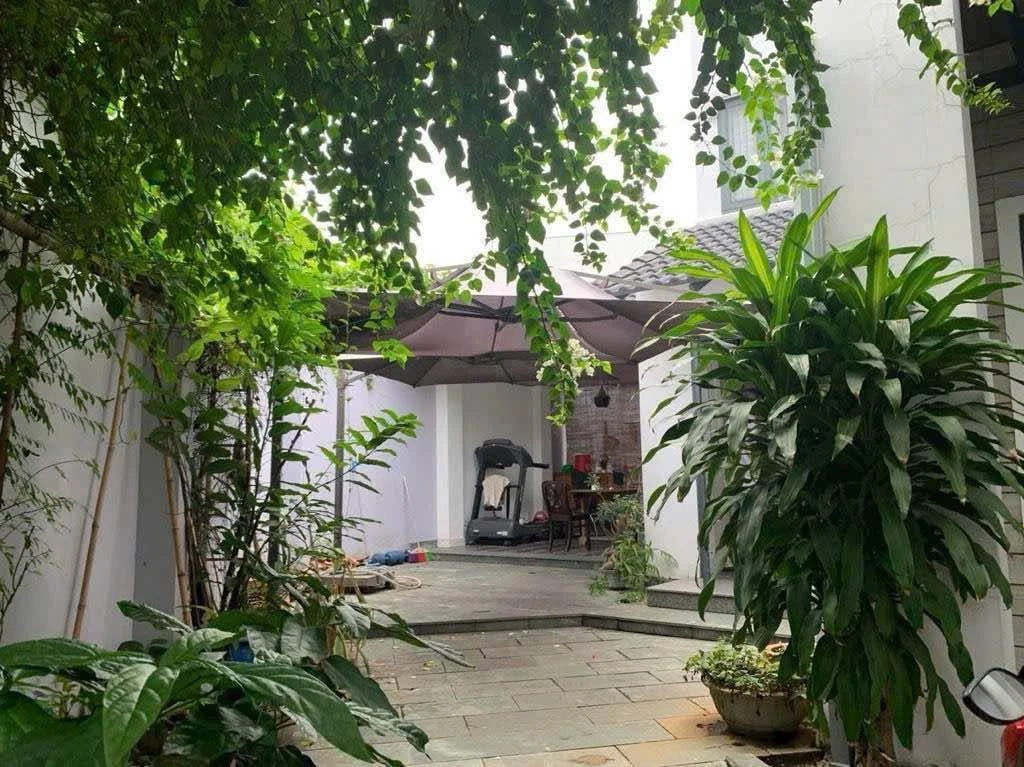 Bán nhà 2 tầng sân vườn 140m2 ngang 10m, đường xe tải, Linh Đông, Thủ Đức, giá 12,5 tỷ - Ảnh 1