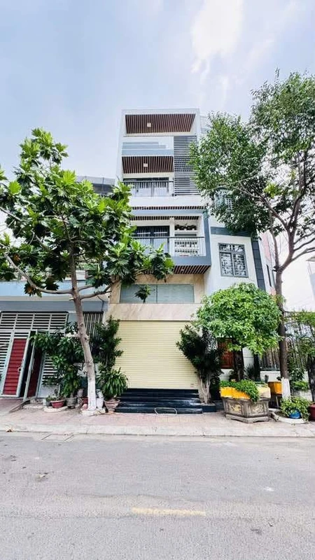 Bán nhà 5 tầng mặt tiền kinh doanh 91,3m2 Nha Trang 7 tỷ