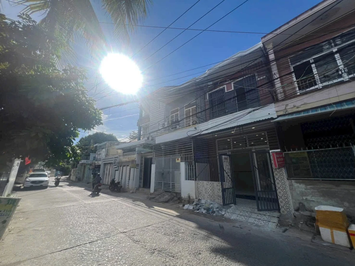 Bán nhà mặt tiền 1 trệt 1 lầu 31,1m2 đường Ngô Đến, Nha Trang giá 2,35 tỷ - Ảnh thu nhỏ 5