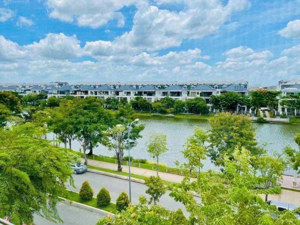 Bán biệt thự 4 tấm 300m2 giá 34 tỷ đường số 3 Hiệp Bình Phước, Thủ Đức - Ảnh 1