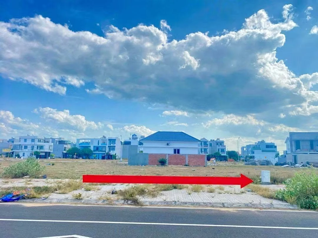 Bán biệt thự 350m² Phan Chu Trinh, Phú Yên - Ảnh 1