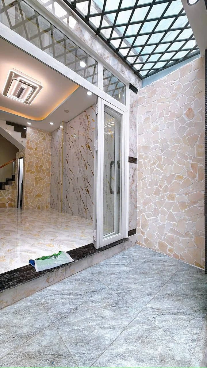 Bán nhà mới Q4 28m² 2PN 6,95 tỷ Nguyễn Tất Thành - Ảnh thu nhỏ 2