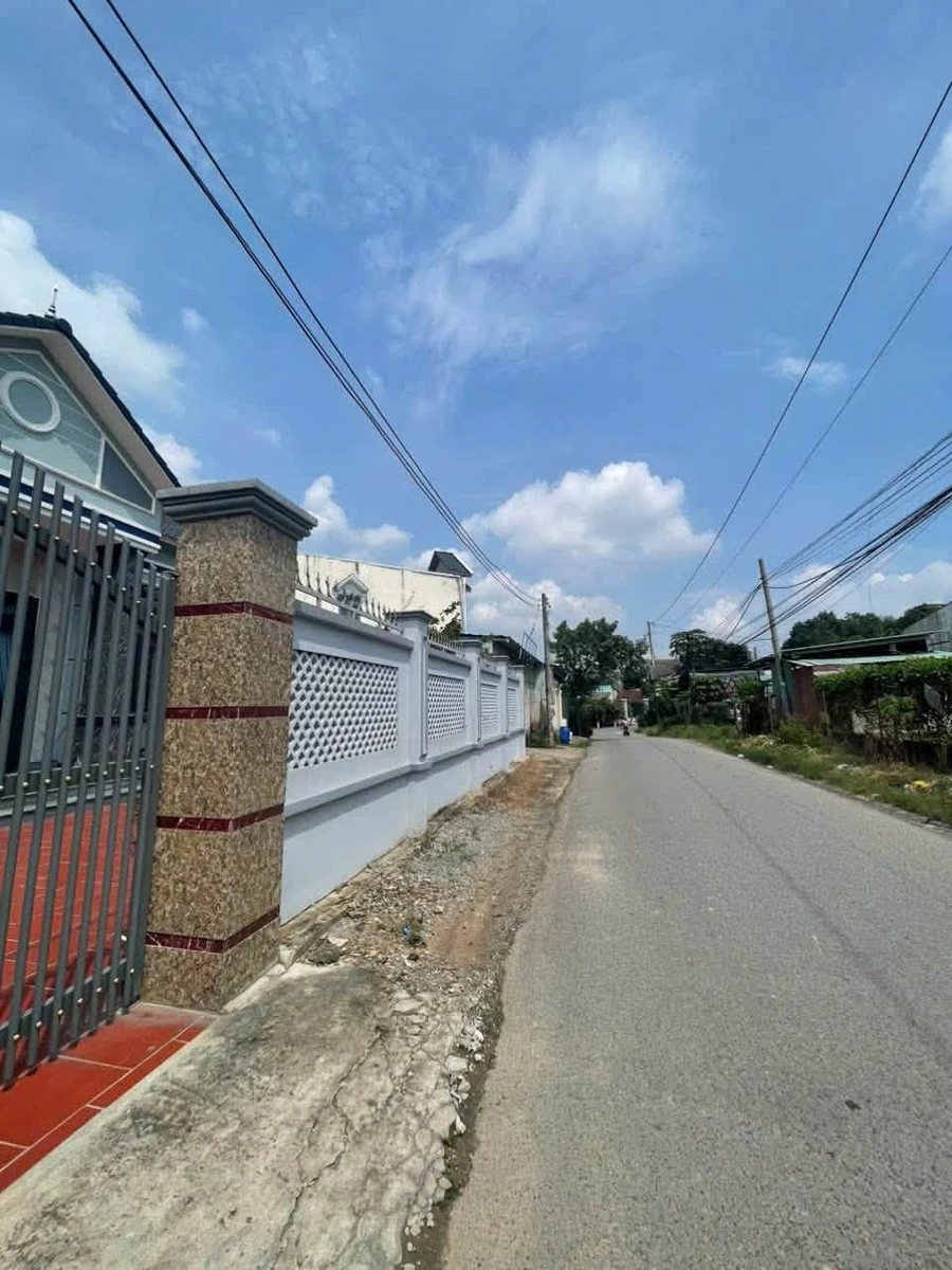 Bán nhà mặt tiền đường nhựa 5x31m, 2 phòng ngủ, Tân Phước Khánh giá 3,55 tỷ - Ảnh thu nhỏ 4