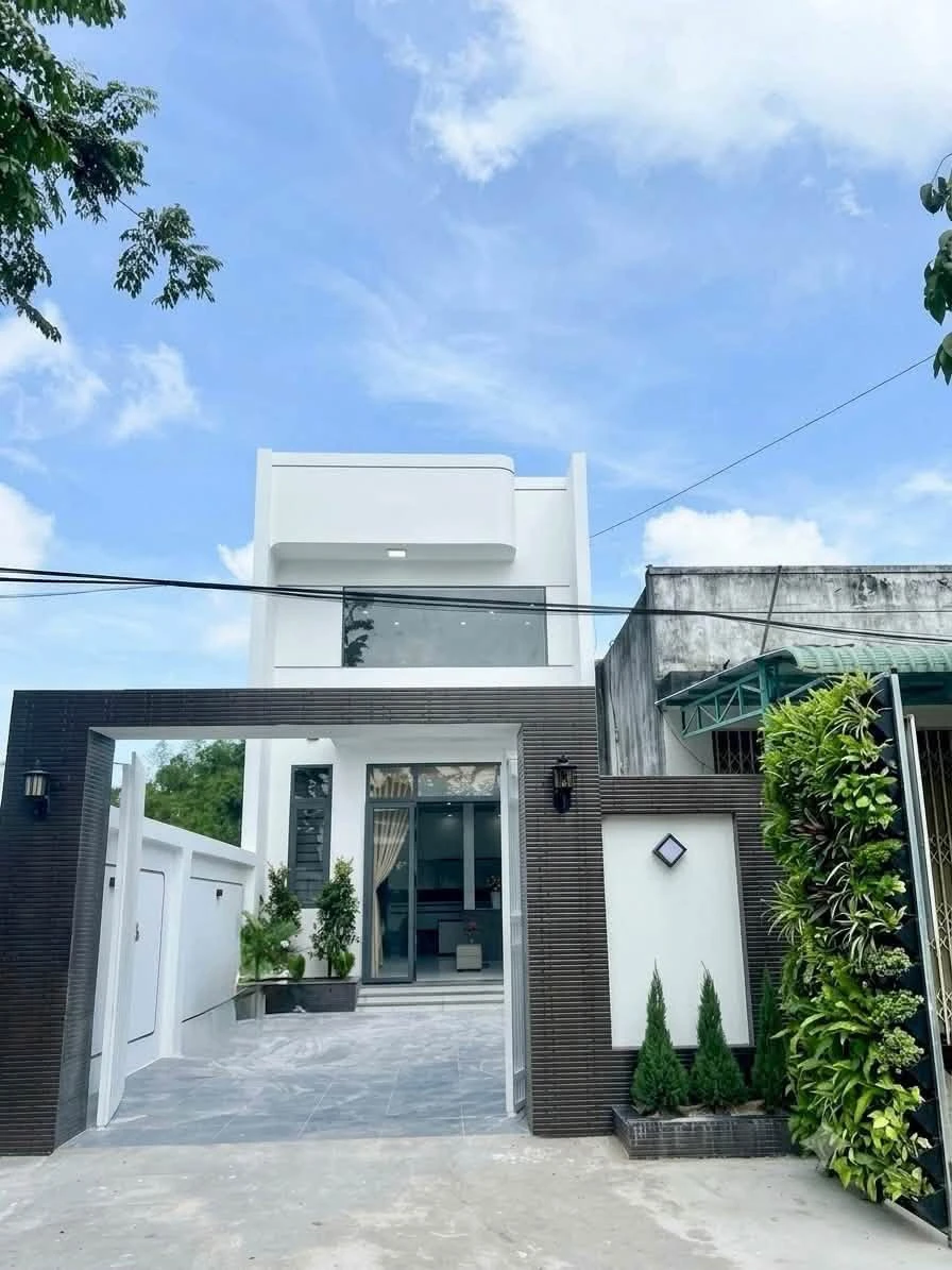 Bán nhà mặt tiền Nguyễn Văn Linh 1 trệt 1 lầu 80m2, giá 2,39 tỷ, Phường Long Hoa, Tây Ninh - Ảnh 1