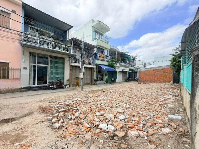Bán đất nền hẻm ô tô 61.8 m² Nha Trang 1.99 tỷ
