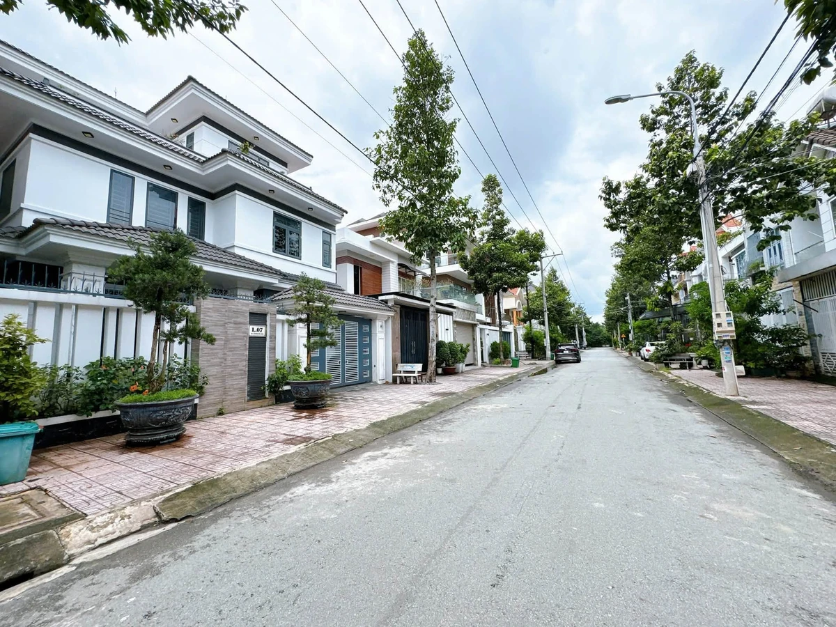 Bán biệt thự 230m² Bửu Long, Biên Hòa 11 tỷ 900 triệu - Ảnh 1