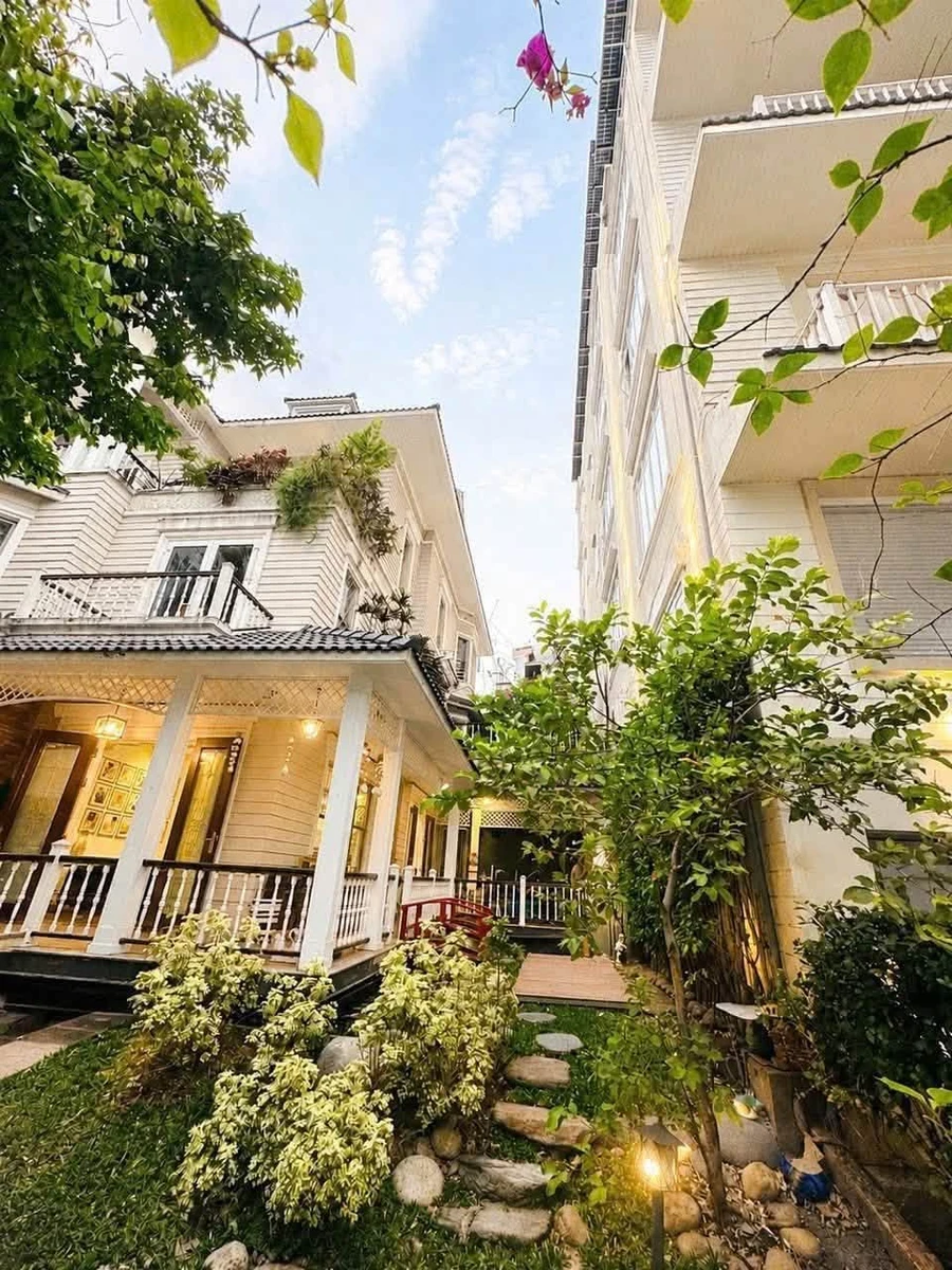 Bán biệt thự 461.6m² ngang 20m có hồ cá Koi khu biệt thự CMT8, Phường 7, Tân Bình - Ảnh thu nhỏ 4