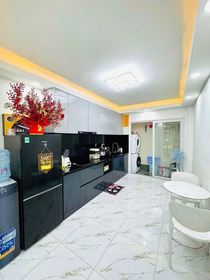 Bán nhà 4 tầng, 4 phòng ngủ, 43m² P1 Phú Nhuận - 8,5 tỷ - Ảnh thu nhỏ 2