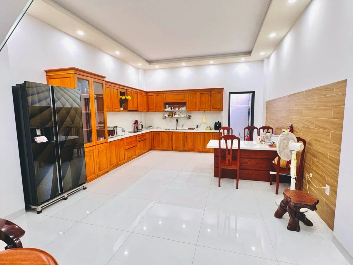 Bán nhà mặt tiền 4 tầng 110m2 gần Trương Văn Thành, Quận 9, giá 14 tỷ - Ảnh thu nhỏ 3