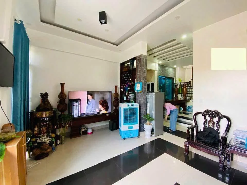 Bán Homestay 3 tầng 80m2 Nguyễn Công Trứ, Huế - Ảnh 1