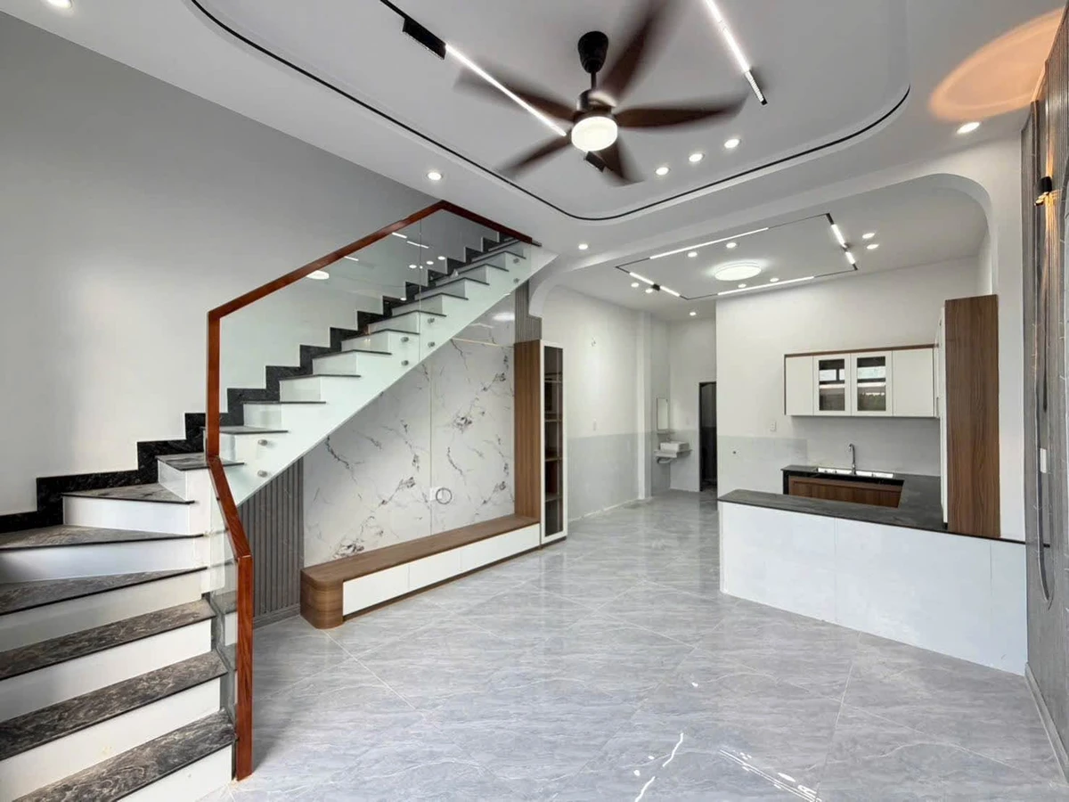 Bán nhà lầu 72m² mặt đường Hương Lộ 15, Tân Uyên, 1 tỷ 690 - Ảnh thu nhỏ 4