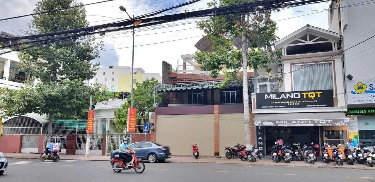 Cho thuê nhà 3 tầng mặt tiền Yersin, 223m2, Nha Trang, 100 triệu/tháng - Ảnh 1