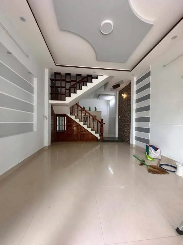 Bán nhà mặt tiền 3 tầng 48m² gần Lê Thanh Nghị Quy Nhơn - Ảnh thu nhỏ 2
