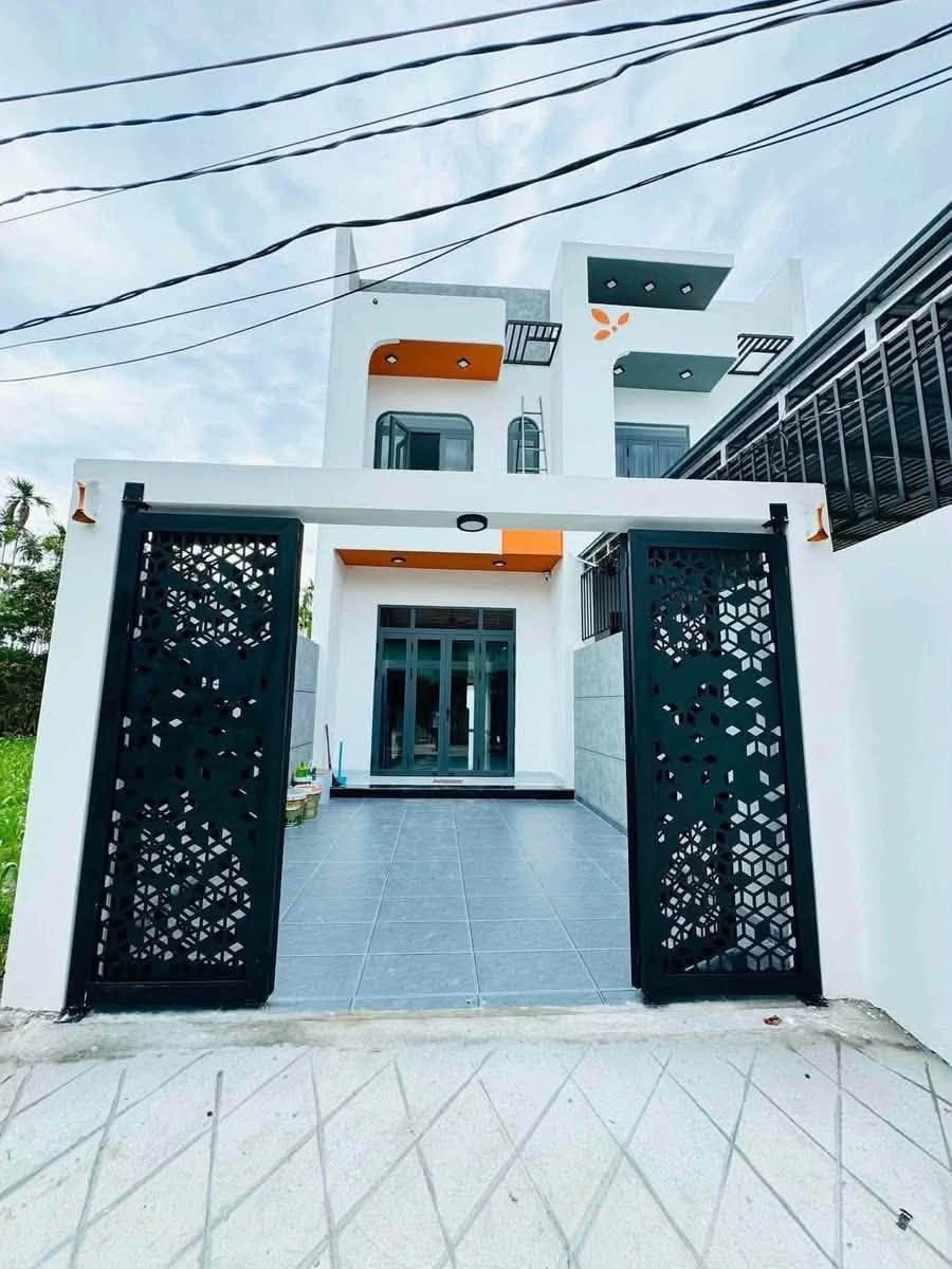Bán nhà 2 tầng 96,5m2 Nguyễn Công Phương, Quảng Ngãi - Ảnh 1