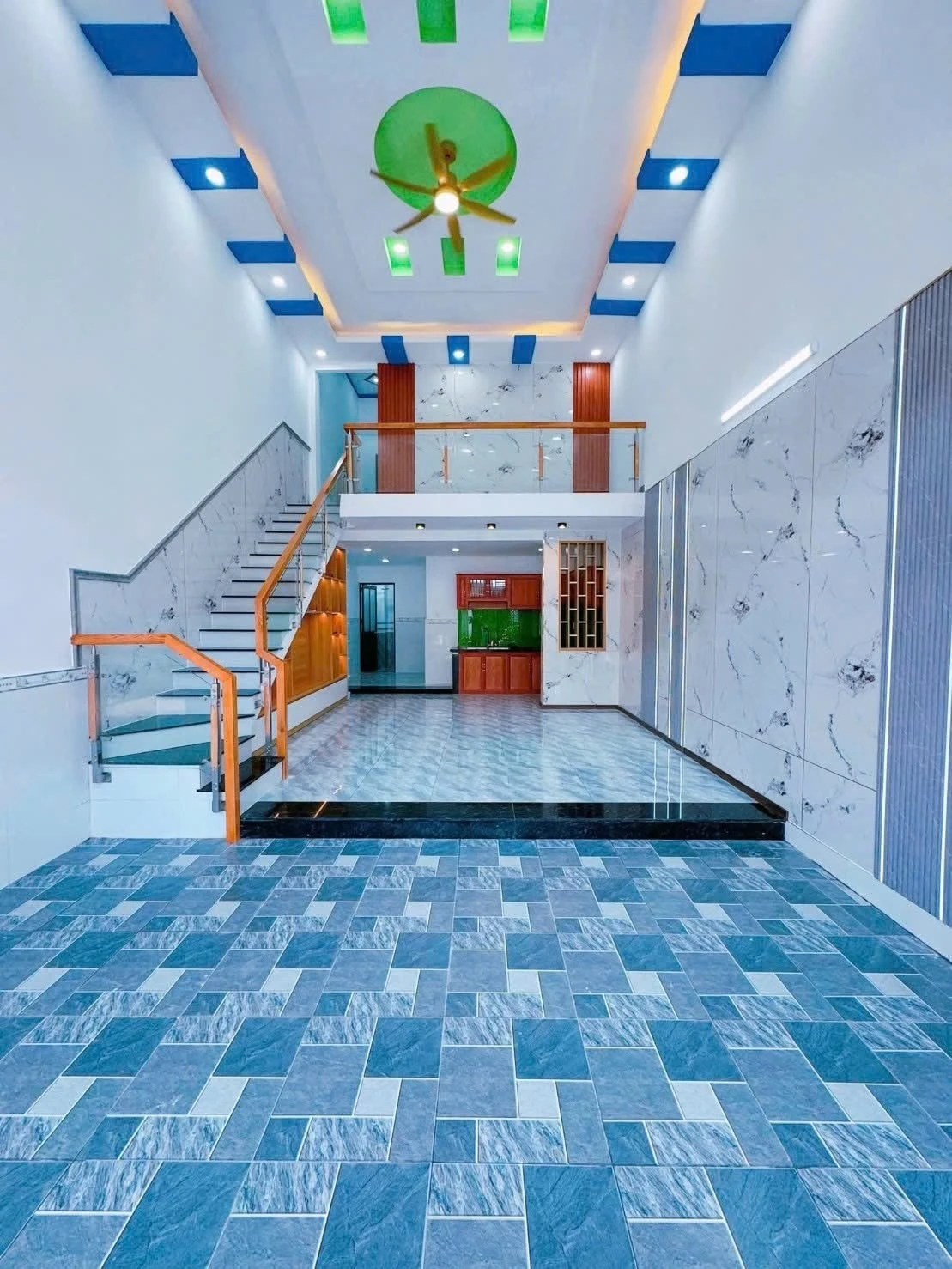 Nhà phố 75m² 3 PN, giá 2.1 tỷ, ô tô vào nhà ở Dĩ An - Ảnh 1