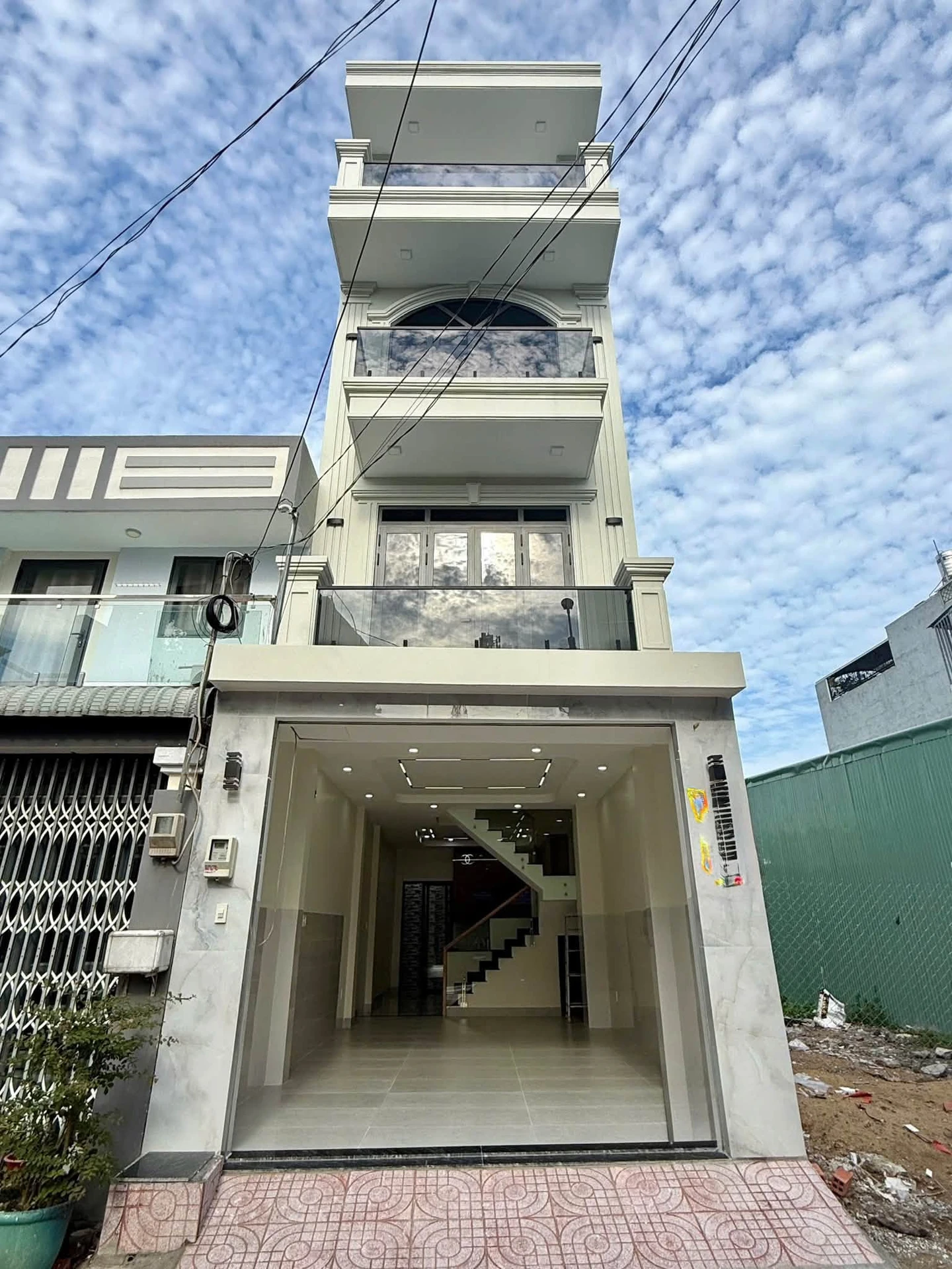 Bán nhà 1 trệt 2 lầu sân thượng 61,1m2 đường 6 Long Bình, Quận 9 giá 6,5 tỷ - Ảnh 1