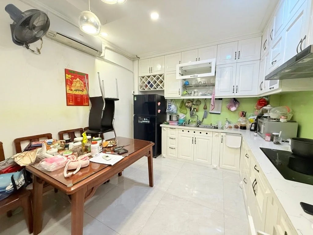 Bán nhà 4 tầng 60m2 4PN 4WC gần Bà Chiểu 7.99 tỷ - Ảnh thu nhỏ 5