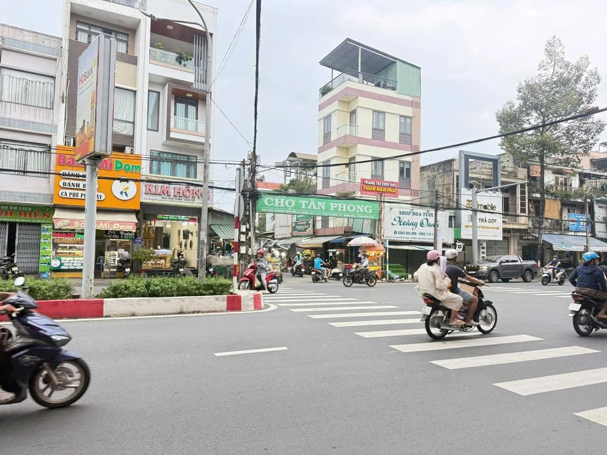Bán nhà 2 lầu 1 trệt 4PN gần chợ Tân Phong, Phường Tam Hiệp, Biên Hòa, Đồng Nai - Ảnh thu nhỏ 2
