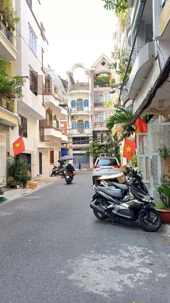 Bán nhà 3 tầng 52m2 ngang 8m đường Trần Thị Trọng, P15, Tân Bình, giá 6 tỷ - Ảnh 1
