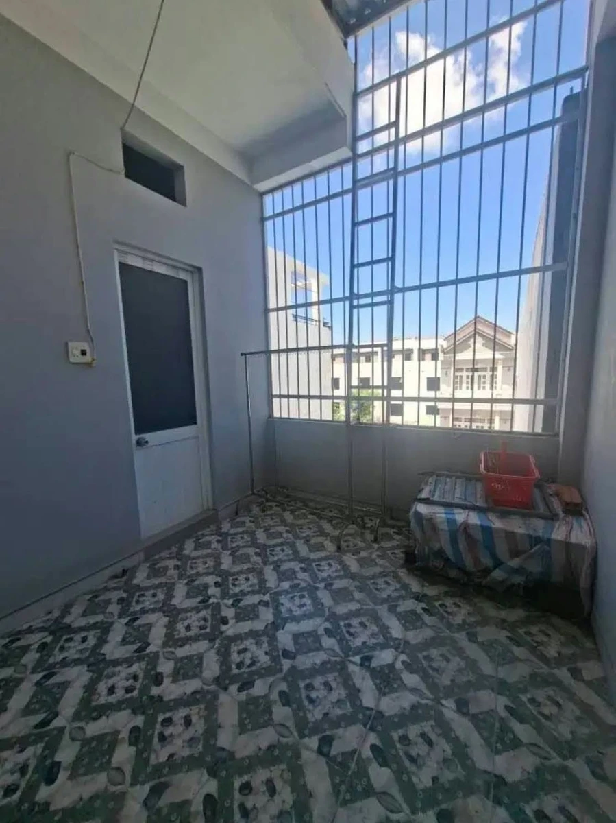 Bán nhà mặt tiền 4 tầng 3PN, 40m2 ở Quy Nhơn, giá 3 tỷ 950 triệu - Ảnh thu nhỏ 3