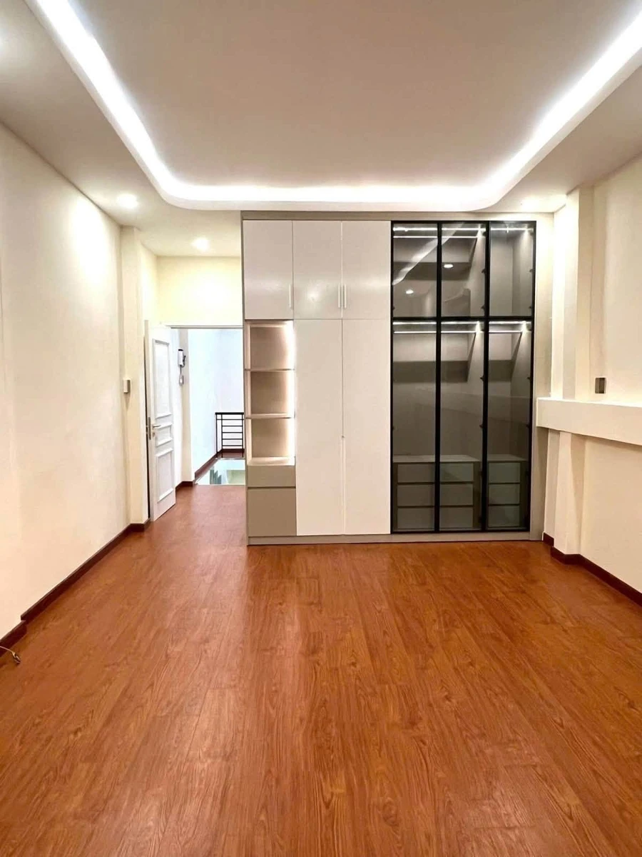 Bán nhà mặt tiền đường 3 Tháng 2, Quận 11, 70m2, 2 tầng, giá 13,5 tỷ - Ảnh thu nhỏ 4