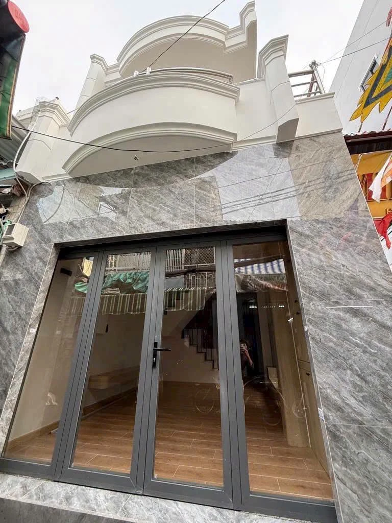 Bán nhà 1 trệt 1 lầu BTCT hẻm 4m Đoàn Văn Bơ, Quận 4, 38m², 2PN 2WC - Ảnh 1