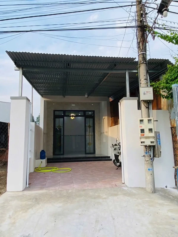 Bán nhà gác lửng 4 phòng ngủ Nguyễn Văn Linh Tây Ninh