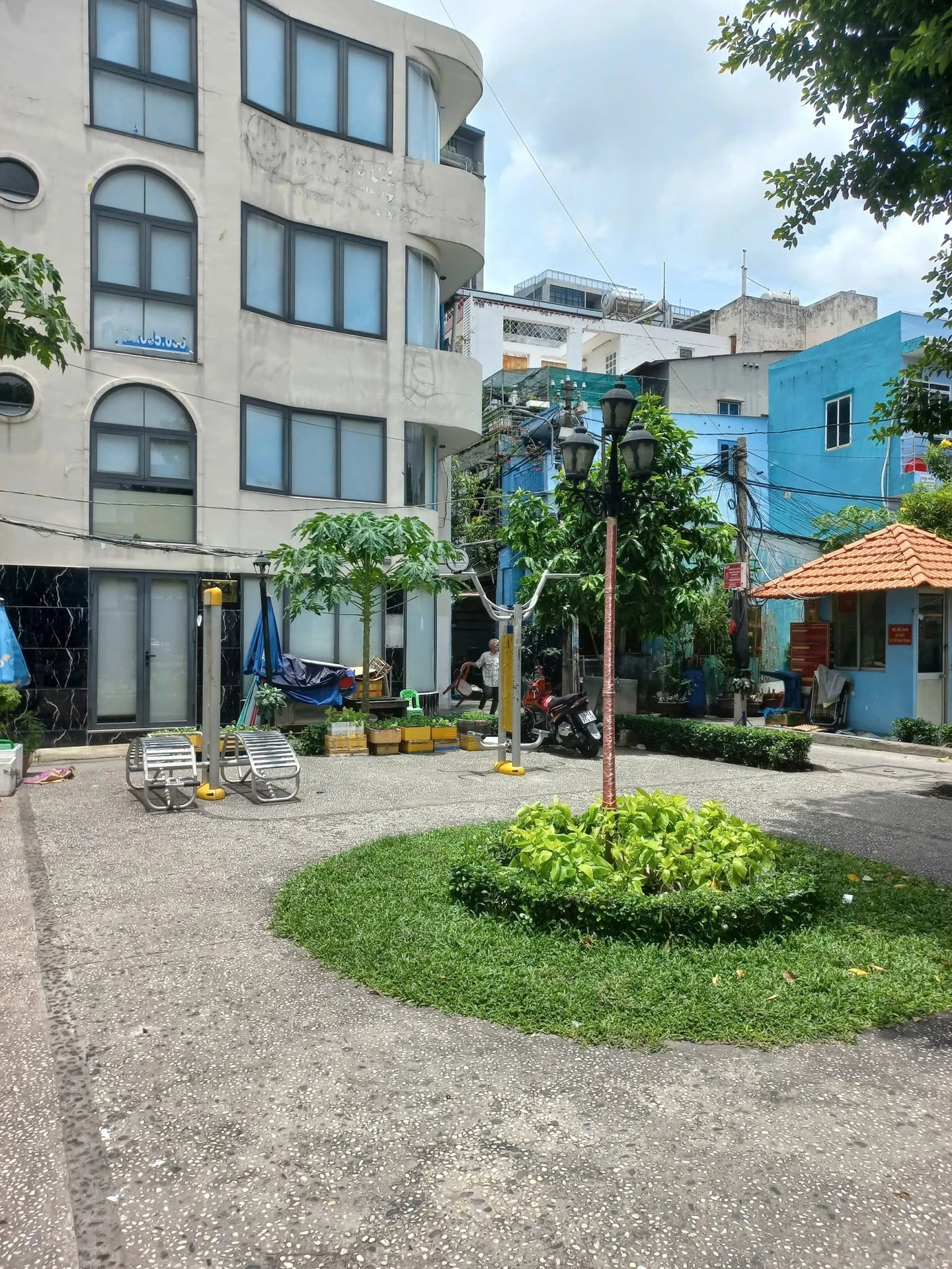 Bán nhà hẻm Nguyễn Văn Cừ, Quận 1, đất 30,5m2, sàn 116m2, giá 5,8 tỷ - Ảnh 1