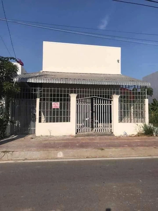 Bán dãy nhà trọ 6 phòng 1 lầu 217,6m2 đường Thoại Ngọc Hầu, Cà Mau