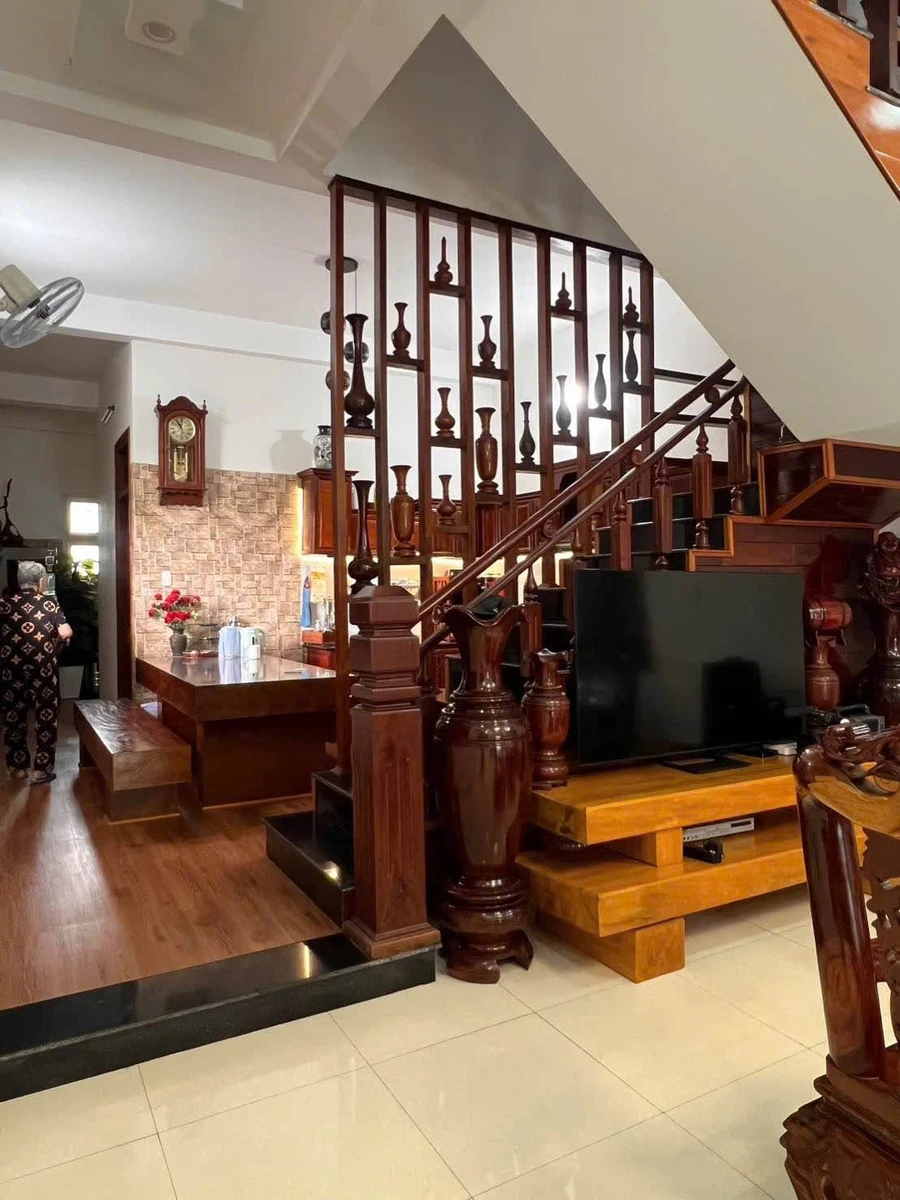Bán nhà 2 lầu 105m² gần TT TP, hẻm Mai Hắc Đế - Ảnh thu nhỏ 3