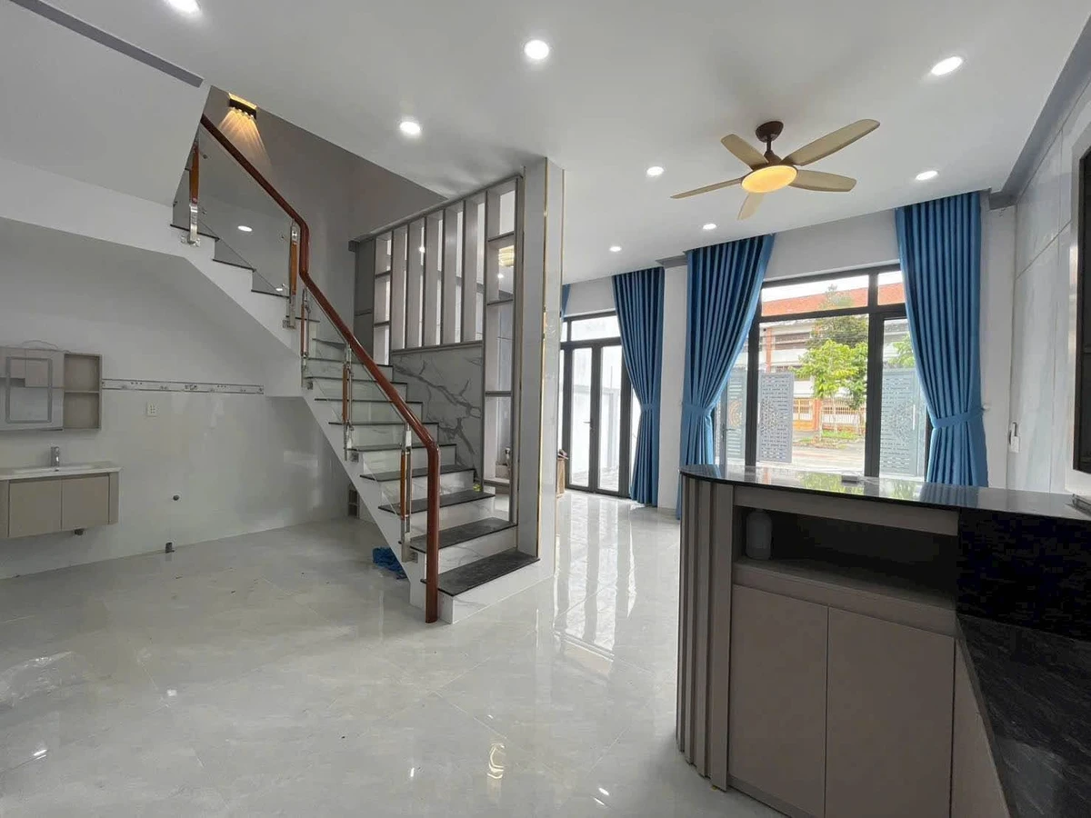 Bán nhà mặt tiền 1 trệt 2 lầu Thủ Dầu Một 98m² 3 tỷ 950 triệu - Ảnh thu nhỏ 4