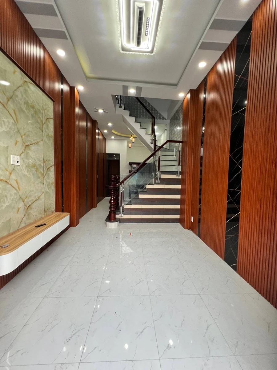 Bán nhà mới xây 4PN 5WC khu phân lô Phú Định, 3,42x13m, giá 4,53 tỷ - Ảnh 1