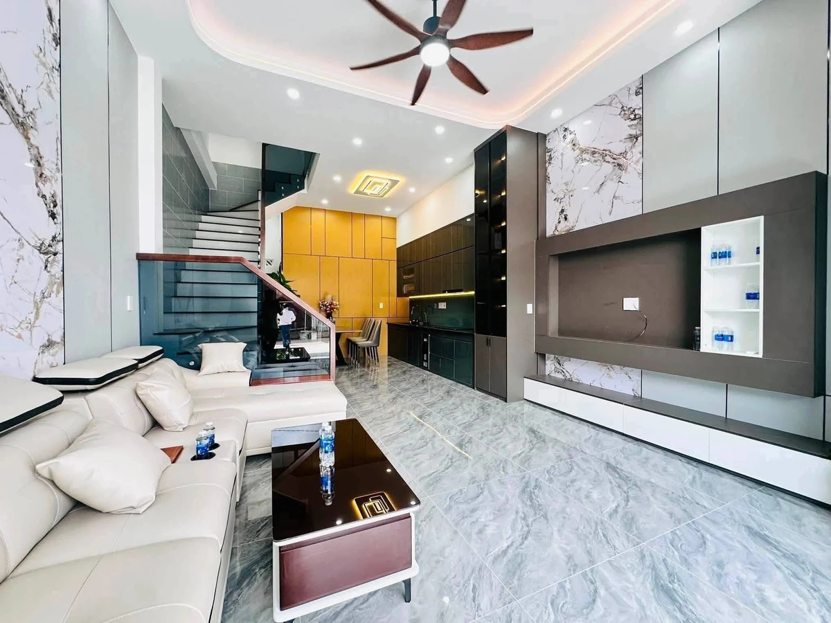 Bán nhà ngang 4m57, 73,9m2, 3 phòng ngủ hẻm xe tải Nguyễn Thị Minh Khai, Phú Hòa, Thủ Dầu Một - Ảnh thu nhỏ 2