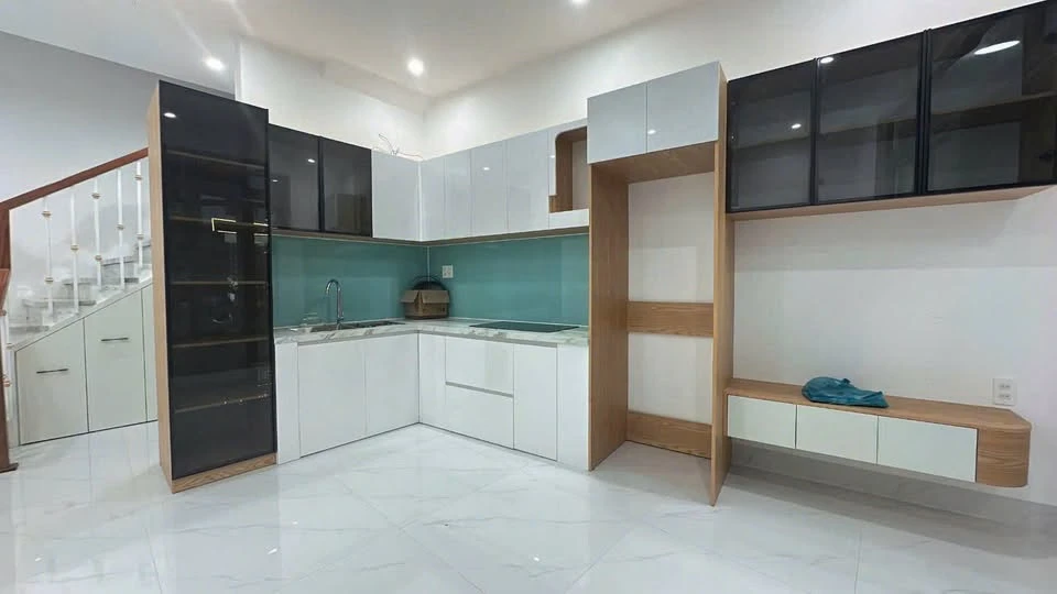 Bán nhà 3 tầng mặt tiền Trần Quang Diệu, phường Nghĩa Lộ, Quảng Ngãi, giá 2,75 tỷ - Ảnh thu nhỏ 3