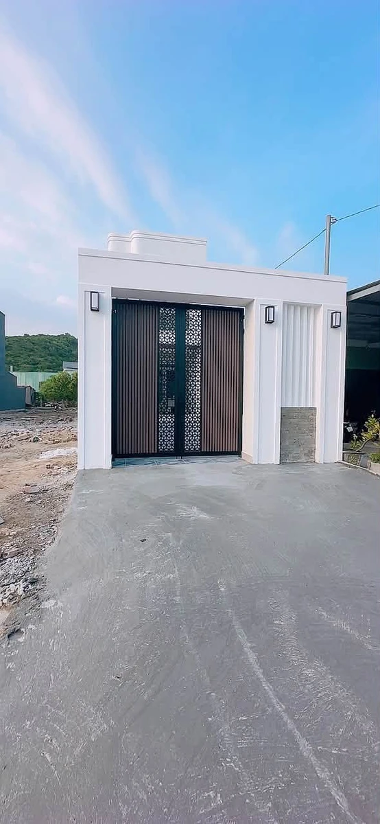 Bán nhà mặt tiền 1 trệt 1 lầu 140m2 Hải Lâm Bầu Tứ, xã Long Hải, giá 3,8 tỷ - Ảnh thu nhỏ 2