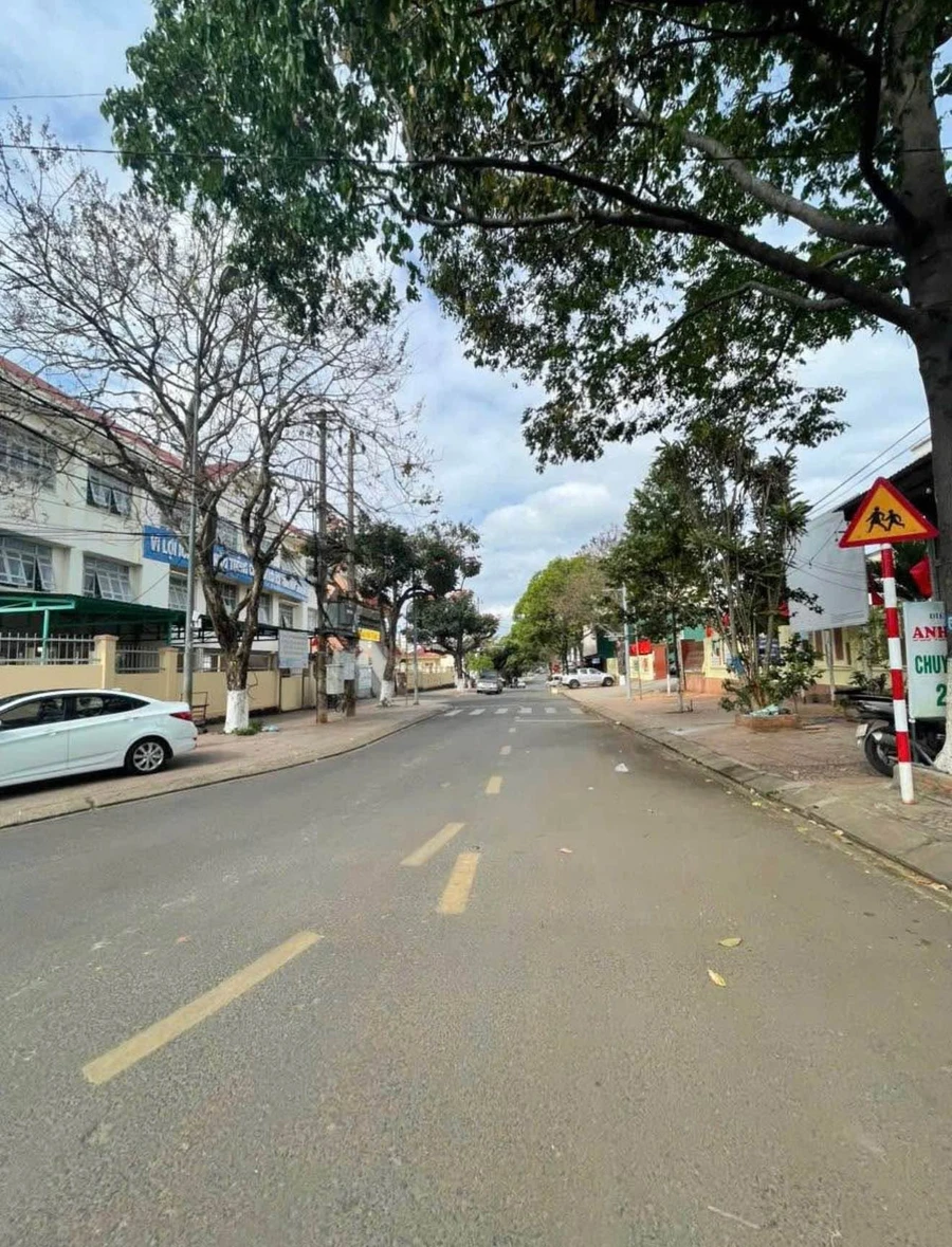 Bán nhà mặt tiền Phạm Hồng Thái, Buôn Ma Thuột, 302 m² - Ảnh thu nhỏ 2