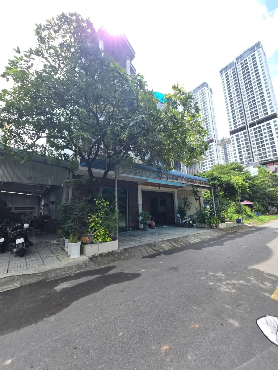 Bán nhà 100m2, 1 trệt 2 lầu, 4 phòng, 10,9 tỷ, Thủ Đức - Ảnh 1