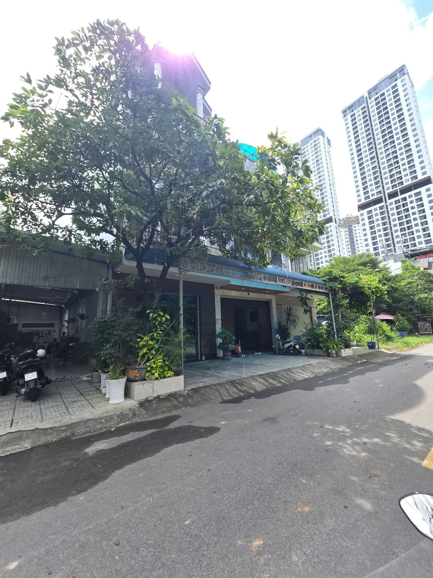 Bán nhà 100m2, 1 trệt 2 lầu, 4 phòng, 10,9 tỷ, Thủ Đức - Ảnh 1