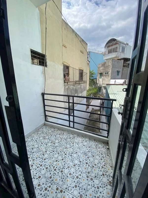Cho thuê nhà 1 trệt 1 lầu 60m2, 2 phòng ngủ gần ngã ba Cây Chàm, Phường Hoà Bình