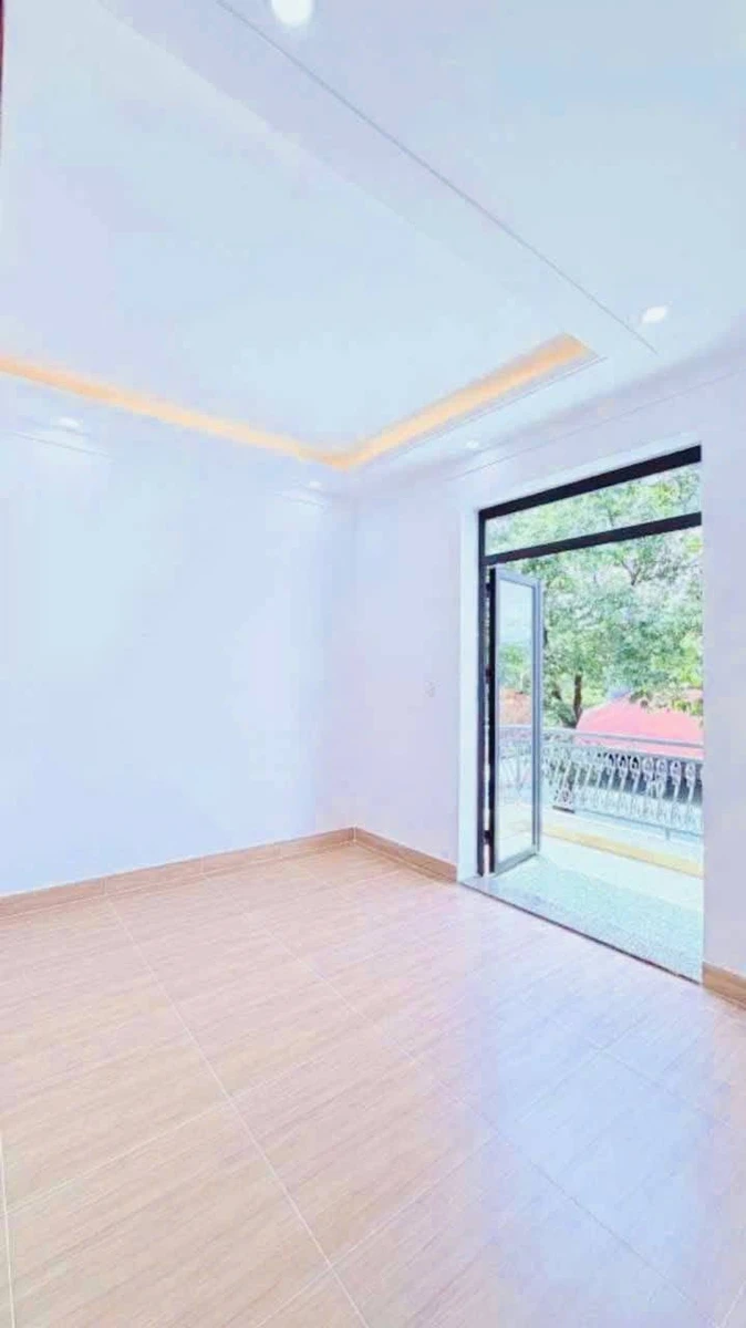 Bán nhà mặt tiền 3 tầng 64m² 4PN đường Phạm Hữu Lầu, trung tâm Dĩ An, Bình Dương - Ảnh thu nhỏ 2