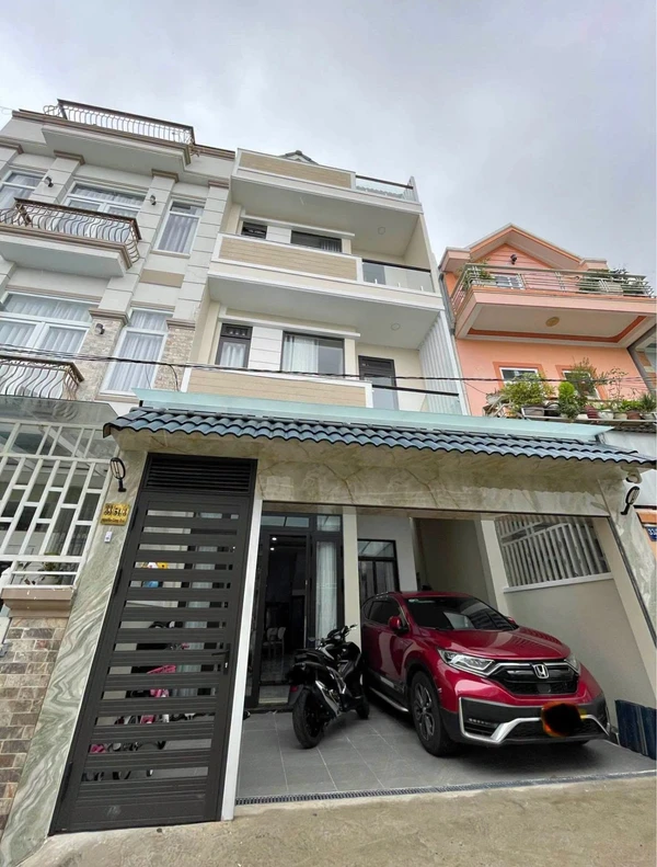 Bán nhà Đà Lạt 240m² 4 phòng ngủ 10,9 tỷ