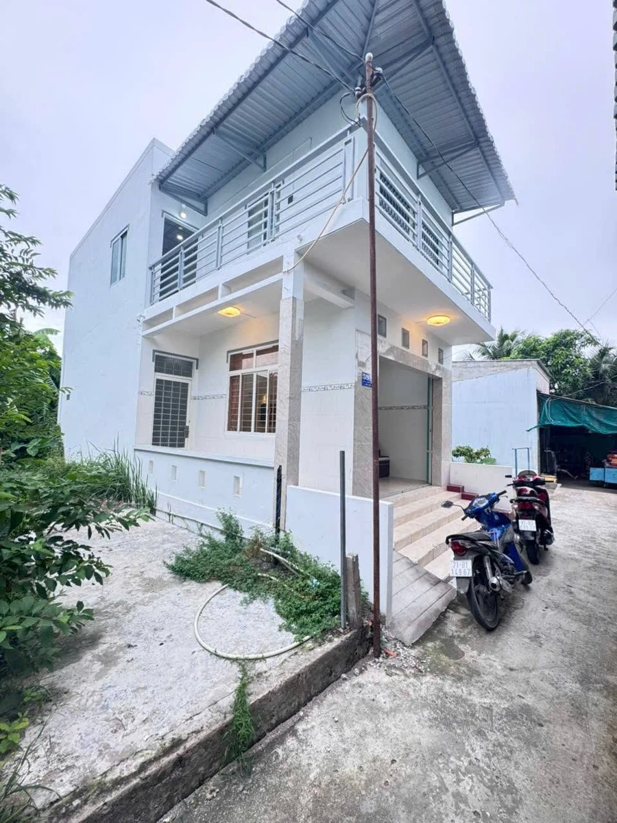 Bán nhà 1 trệt 1 lầu 136m² 3PN Phú Tân, Bình Tân 1 tỷ 350 triệu - Ảnh 1