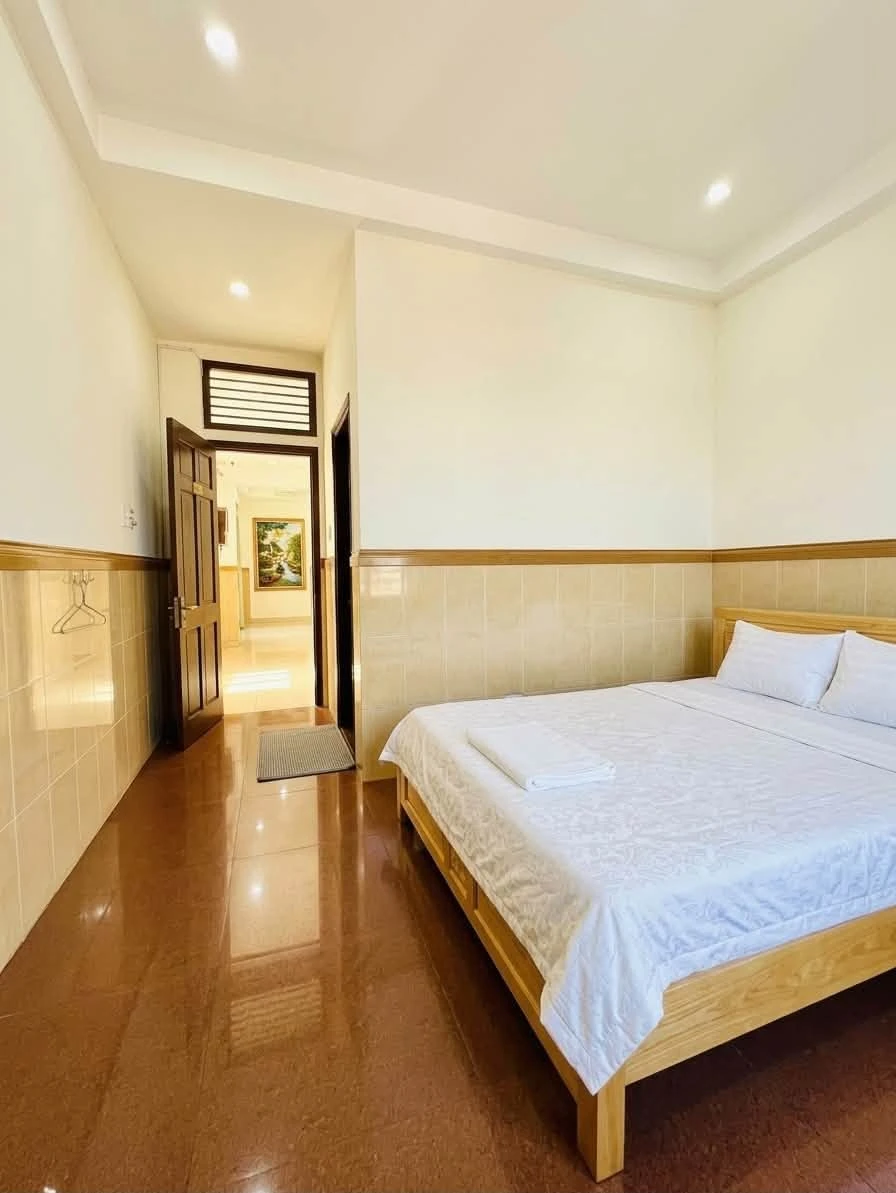 Bán tòa khách sạn 110m2, 8 tầng thang máy, mặt tiền đường 30m, Phường 25 Bình Thạnh - Ảnh thu nhỏ 3