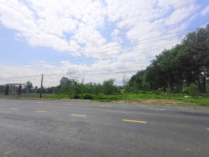 Bán đất 1000m2 gần Dinh Thầy Thím, Lagi, Bình Thuận