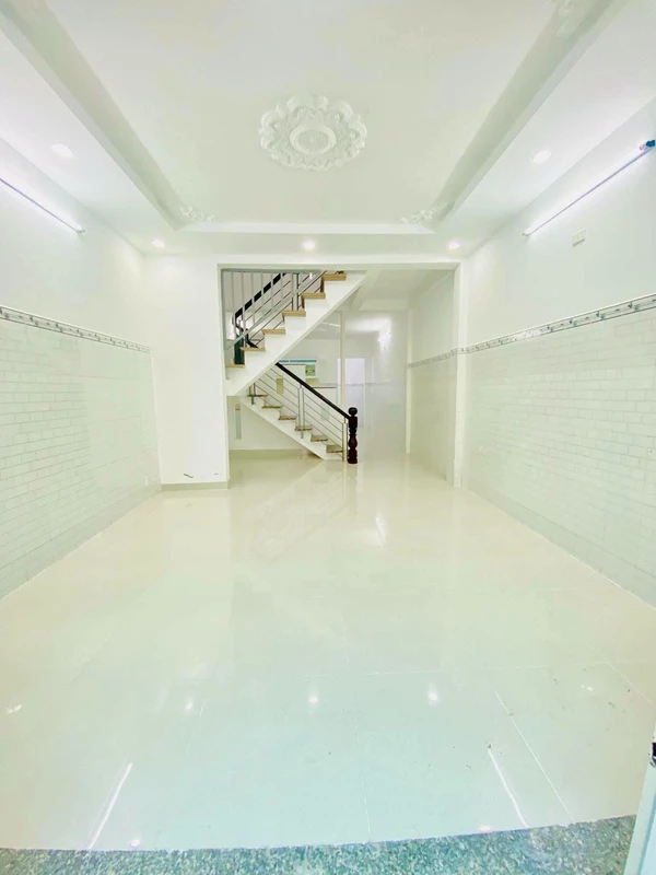 Bán nhà 2 lầu 1 trệt 4PN 4WC 68m² Tân Bình nhabuonmathuot