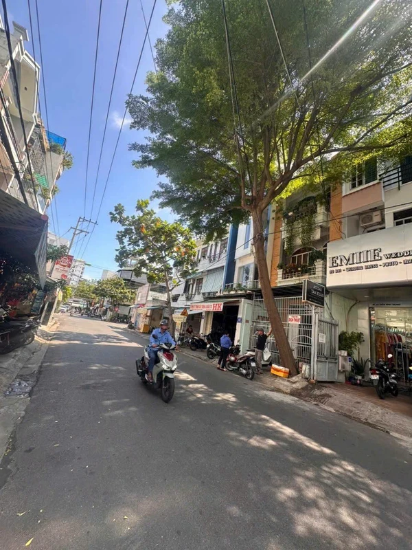 Bán nhà mặt tiền Trần Bình Trọng Nha Trang 4 tầng 6.95 tỷ