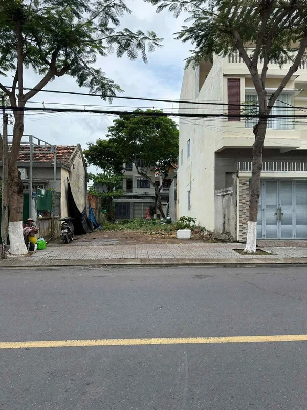Bán lô đất 204m2, 2 mặt tiền TP Nha Trang, 27,55 tỷ