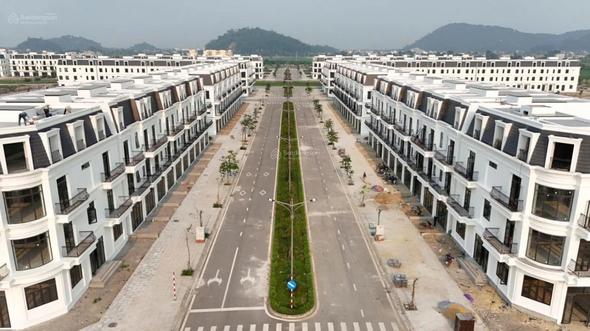 Bán căn shophouse đường 30m giá rẻ 3,8 tỷ, gồm cả nhà và đất, sổ đỏ chuyển nhượng trong ngày - Ảnh thu nhỏ 4